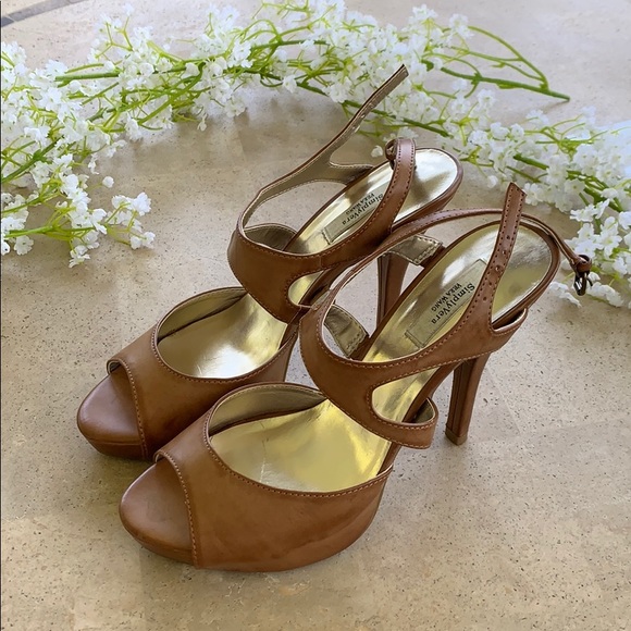 Vera Wang Shoes - Vera Wang Women’s High Heel Sz 8.5